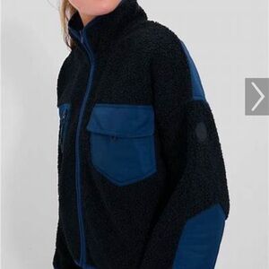 Tuckernuck Sport Black and Navy Fleece Jacket